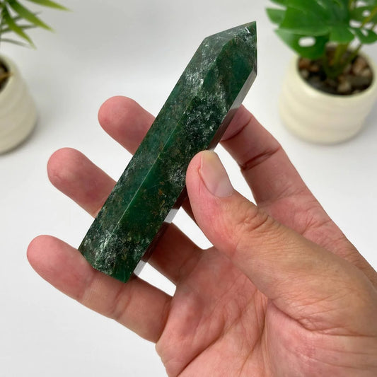 Natural Chrome Nephrite Jade Tower