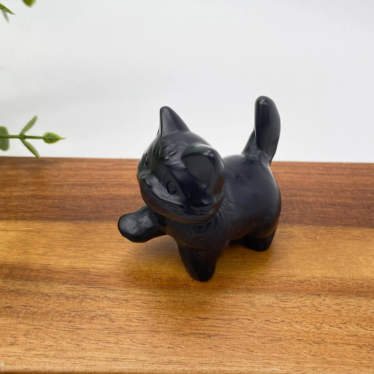 Natural Obsidian Raised-Tail Cat Carving