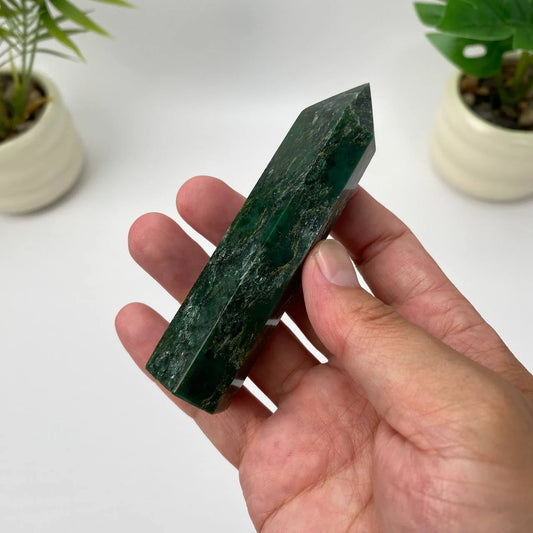 Natural Chrome Nephrite Jade Tower